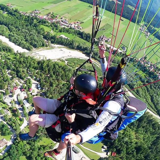 Acrobatic Paragliding Flight from Golte