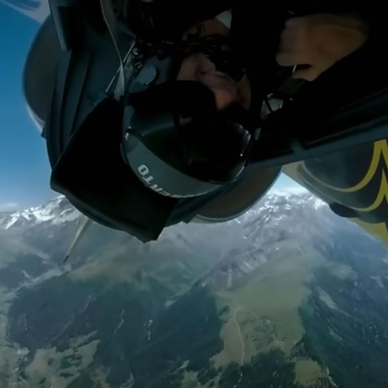 Volo con Aero L-39 nelle Alpi