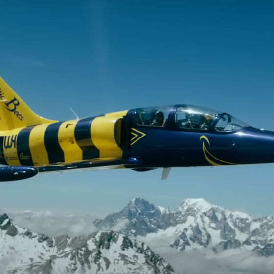 Volo con Aero L-39 nelle Alpi