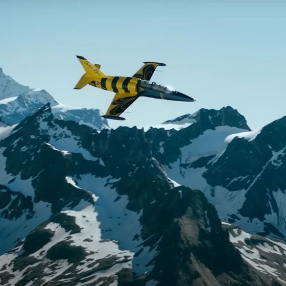 Volo con Aero L-39 nelle Alpi