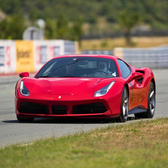 Vožnja s Ferrarijem 488 GTB na dirkališču Grobnik