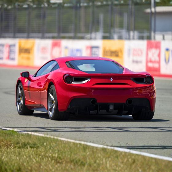 Vožnja s Ferrarijem 488 GTB na dirkališču Grobnik