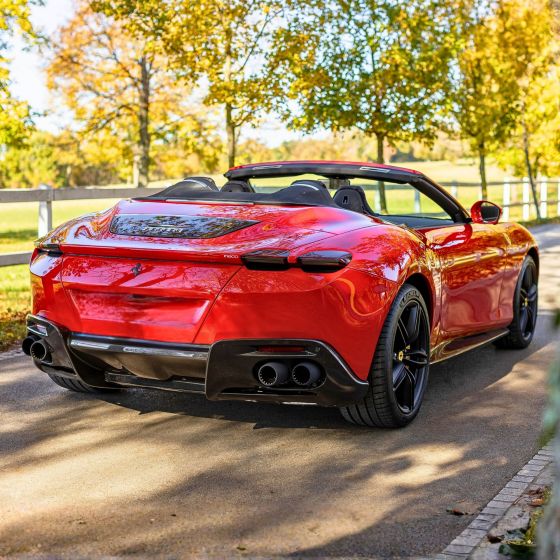 Guida una Ferrari sulla costa slovena