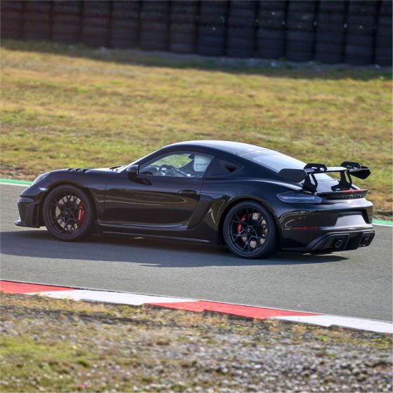 Porsche 718 GT4 RS fahren auf der Rennstrecke Grobnik