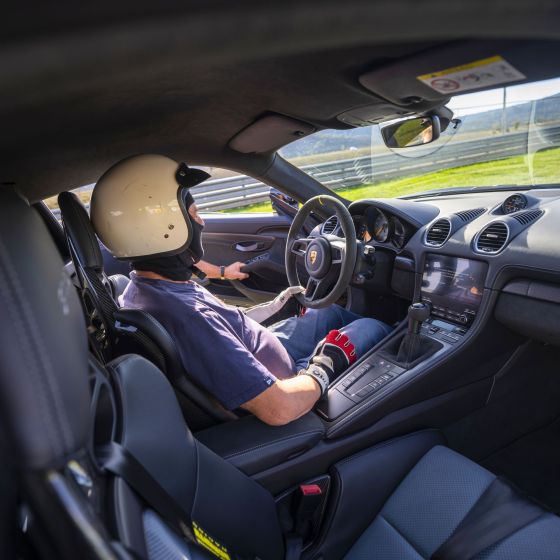 Porsche 718 GT4 RS fahren auf der Rennstrecke Grobnik