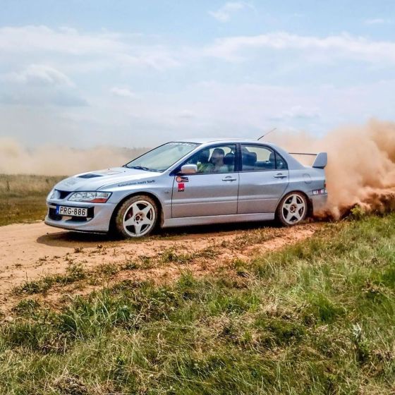 Rallye fahren im Mitsubishi Lancer Evo in Sopron