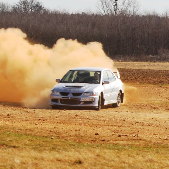 Rallye fahren im Mitsubishi Lancer Evo in Sopron
