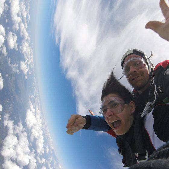 Salto in tandem con paracadute a Šentvid pri Stični