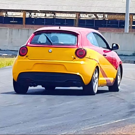 Vožnja u trkaćem autu Alfa Romeo MiTo u Italiji