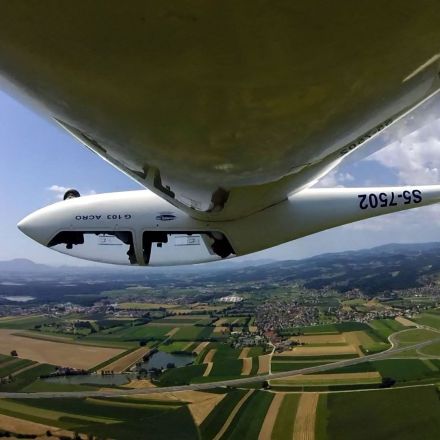 Volo acrobatico con aliante a Maribor