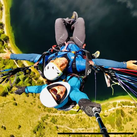 Paragliding flight on Vogar