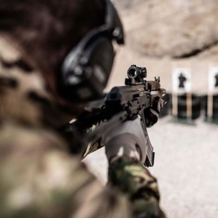 Tiro con fucile d'assalto a Kočevje