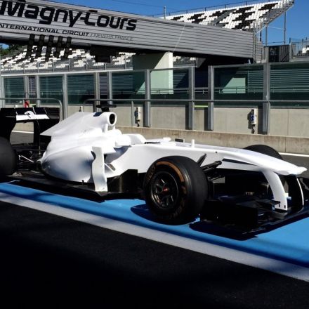 Formula 1 driving with Williams FW33