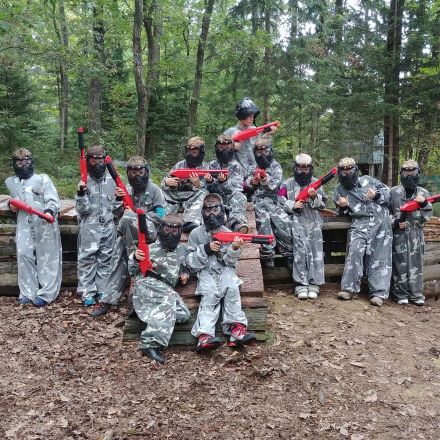 Paintball nel bosco per bambini a Šentjernej